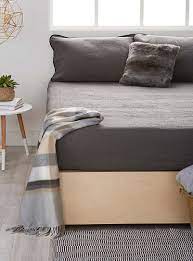 exclusivite simons maison habillez votre de lit dans l esprit epure scandinave de la saison avec un tricot dense et brut a la text bed furniture home decor