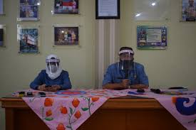 Sekolah yang melaksanakan pengembangan kurikulum yang mampu menjawab tantangan masa depan; Data Gtk Smpn 1 Surabaya