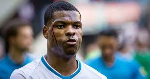 Dumfries, 23, is available for around £25million and is also in the rising star category. Dumfries Haalt Uit Gozubuyuk Mag Het Zelf Nog Een Keer Gaan Bekijken Zo Voetbalprimeur Nl