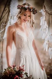 Kleine vasensträusse für die gartenhochzeit, einfach viele vershcieden kleine und große vasen dekorieren und fertig ist eine zauberhafte hochzeitsdekoration für den garten. Gartenhochzeit Vom Kleid Bis Zu Den Schuhen Mein Brautkleid