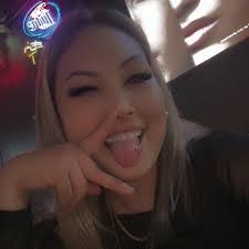 Tammy Updike's Instagram, Twitter & Facebook