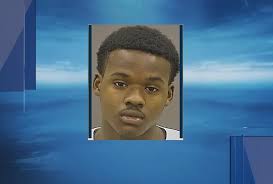 70-year-old robbery victim tries to fight off attacker with cane