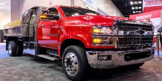 Entdecke rezepte, einrichtungsideen, stilinterpretationen und andere ideen zum ausprobieren. Biggest Chevy Silverado Ever Debuts At Work Truck Show