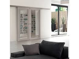 Questi sono solo alcuni dei casi in cui inserire una porta scorrevole esterna. Porta A Vetro Unico Scorrevole Fly Scorrevole Esterno Muro In Legno Fioravazzi In Offerta
