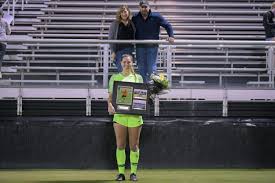 Sources With Specialists In Quarantine Vanderbilt Soccer S Sarah Fuller Practices With Football Team The Vanderbilt Hustler