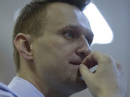 Картинки по запросу Фото с площади Екатеринбурга с Навальным