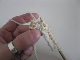 The bee stitch cloth pattern can be found here. Espace Tricot Blog Page 33