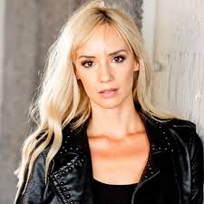 Jaclyn Winters's Instagram, Twitter & Facebook