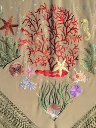 Angeles Espinar 2017 Manto Exclusiu Mar I Muntanya Detall En El Corall Hi Podeu Descobrir Les Inicials Dels Mem Manton De Manila Trajes De Flamenco Manton