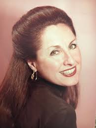 Arlene Gold's Instagram, Twitter & Facebook