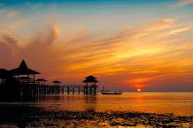 Banyak juga wisatawan yang juga berwisata ke pantai ini. Wisata Pantai Kenjeran Lama Dan Baru Surabaya Yang Wajib Dikunjungi Tempatwisataunik Com