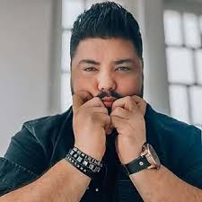 Top 30 Plus Size Male Influencers in 2025