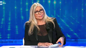 Ecco chi ci sarà a domenica in (cast completo). Domenica In Anticipazioni Tutti Gli Ospiti Di Mara Venier Solonotizie24