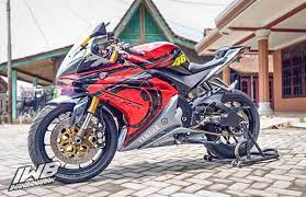 Ciri khasnya pakai lampu dan speedometer bulat, jok rata dari depan ke belakang, serta ban dual purpose. Modifikasi Hedon Yamaha Vixion Lightning Gilaaa Limbah Moge Semua Iwanbanaran Com