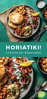 Horiatiki Griechischer Bauernsalat Dazu Marinierter Hirtenkase Kichererbsen Hummus Rezept Griechischer Bauernsalat Kichererbsen Hummus Und Kichererbsen Kochen