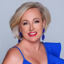 This east coast girl flew all the way across the country aaalllll by  herself to audition for American Idol in Idaho! 💋🇺🇸Can't wait to watch  the premier ONE👏🏻WEEK👏🏻FROM👏🏻TODAY👏🏻 • • • • •