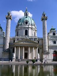 It is one of the many green areas in vienna city centre. Wanderland Austria Karlskirche Und Resselpark