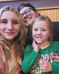 Julianne Mosher's Instagram, Twitter & Facebook