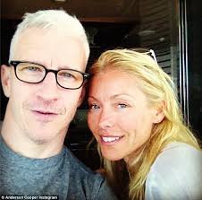 Owing to a combination of anatomical factors and the tightness of the fabric covering the area, the crotch and mons pubis may display a shape resembling the forefoot of a camel. Anderson Cooper Gets Comforted By Kelly Ripa On Vacation In Croatia Daily Mail Online