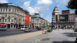 Ez az egyik legforgalmasabb tér budapesten. Honapokat Csuszik A Blaha Lujza Ter Felujitasa 24 Hu