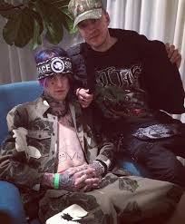 Wait Right Here I Ll Be Back In The Morning Lil Peep Pin By Madison On My Soul Lil Peep Beamerboy Lil Peep Hellboy Peeps