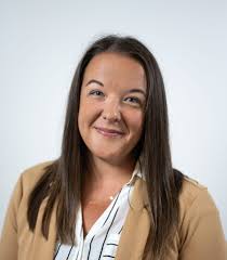 Nicole Lillie's Instagram, Twitter & Facebook