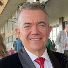 Bruce Benham's Instagram, Twitter & Facebook