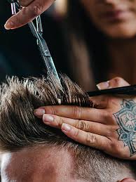 Bunte.de zeigt, wie ihr die frisuren am besten nachstylt! Die Neuen Trendfrisuren Fur Manner Im Fruhling 2020 Stylight