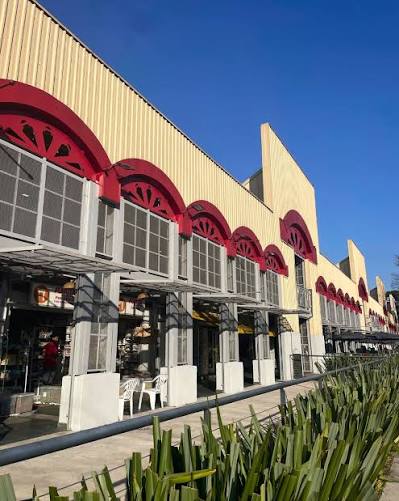 Mercado Municipal de Curitiba - Tradição em compras | Um lugar cheio de história e sabores! O Mercado Municipal de Curitiba é o destino perfeito para quem quer aproveitar o fim de