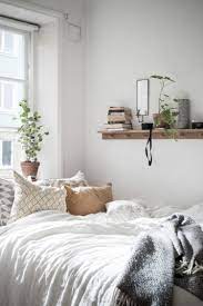 It may not be a long time, but the light brings about an atmosphere of peace. 30 Cozy Scandinavian Bedrooms