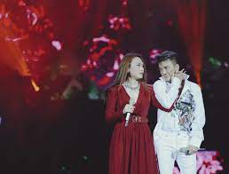 Đàm, là một ca sĩ việt nam. Thá»±c HÆ° Ä'am VÄ©nh HÆ°ng Ä'i Du Lá»‹ch Cung Má»¹ Tam Lá»™ áº£nh Nháº¡y Cáº£m á»Ÿ Chung Phong