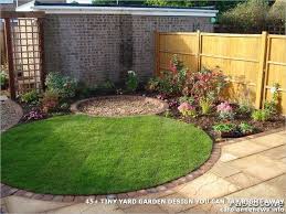45 Tiny Yard Garden Design You Can Try Right Away Circular Garden Design Urban Garden Design Circular Lawn