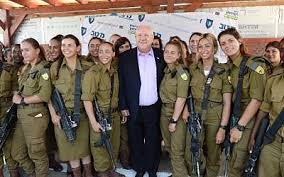Israel is the one of only a few countries in the world with mandatory service for women. Breaking Record 1 000 Women Join Idf Combat Units This Summer The Times Of Israel