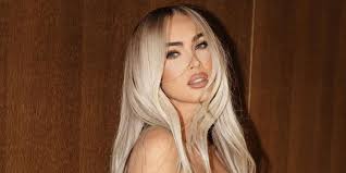 Megan Fox Just Proved the Chrome Nail Trend Isn't Going Anywhere in 2024