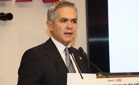 Promete mikel arriola, candidato del pri a la ciudad de méxico, plantea donar terrenos a la unam, ipn y uam. Matrimonios Gay Son Derechos Ganados Dice Mancera A Mikel Arriola Queretaro