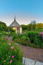 Learn about the vital role plants play in our lives and enjoy spending time with family and friends. Members Only Tour Through The Garden Gate Green Bay Botanical Garden July 20 2021 Allevents In