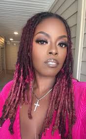 Can someone create a custom background?