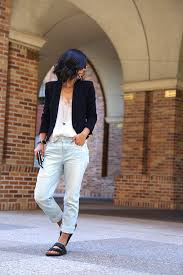 This Time Tomorrow The Great Birkenstock Debate Outfits Zum Chillen Birkenstock Outfit Warmes Wetter Outfits