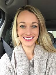 Or those big red lips, my fav 🤣