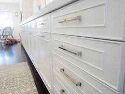 Check out our cabinet hardware selection for the very best in unique or custom, handmade pieces from our home & living shops. Zeit Cabinet Hardware Cabinet Hardware Kommt Vorne In Der Mitte Es White Kitchen Cabinet Handles Modern Kitchen Cabinet Handles White Kitchen Cabinet Doors