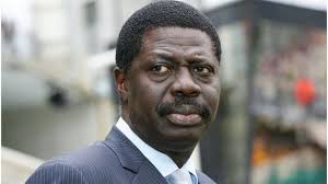 Le nouveau président algérien abdelmadjid tebboune a dit le 13 décembre « tendre la main » au hirak, le mouvement de il a été limogé au bout de trois mois seulement après s'être attaqué aux oligarques gravitant dans l'entourage du chef de l'etat dont la plupart sont aujourd'hui emprisonnés. Coronavirus Qui Etait Pape Diouf L Ancien President De L Om Decede A Dakar Bbc News Afrique