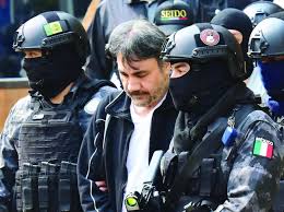 The wife of mexican drug kingpin joaquin el chapo guzman has pleaded guilty to charges in the u.s. Us Allows El Chapo To Write To Wife From Behind Bars Arab News