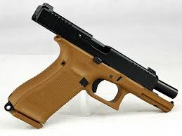 Jan 12, 2021 · the glock 17 and the glock 19 are very nearly identical, with the glock 17 having a barrel about 1/2 inch longer and a grip about 1/2 inch longer than the glock 19. Https Www Xn Diewaffenbrder Qsb De Waffen Glock 17 Gen5 Fr Coyote Html