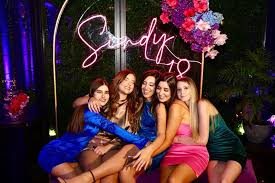 Find the best & newest featured the bachelorette australia gifs. Alketa Vejsiu 18 Vjetori I Paharrueshem I Sindit Festo Facebook