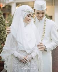 Halaljourneylegacy Traum Hochzeit Anisarahma 12 Ananditodwis Ananditodwis Anisa In 2020 Muslimische Brautkleider Kleider Hochzeit Muslimische Hochzeit