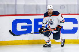Controversy over missed mcdavid calls during oilers vs jets series. Vlrhigalvjtiym
