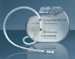 El desfibrilador implantable se inserta bajo la piel del pecho o abdomen, sobretodo en personas susceptibles de padecer arritmias ventriculares o. Desfibrilador Automatico Implantable En El Final De La Vida A Proposito De Un Caso