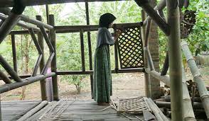 Namun bahan yang digunakan yaitu dari bambu. Terkenal Berkualitas Dan Murah Furnitur Bambu Mbak Sol Tembus Pasar Ekspor Beta News