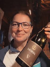 🍷 ALLE 5 SEKUNDEN GEHT MIR JEMAND AUF DEN SACK. Na, wer fühlt's? 😅 Zum  Glück gibt's was dagegen: Ein Schluck Grauburgunder von Emil Bauer