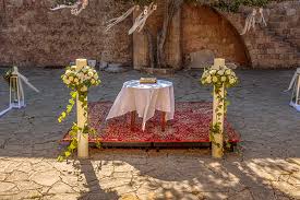 Medieval wedding dresses with sleeves. How To Throw The Perfect Medieval Themed Wedding